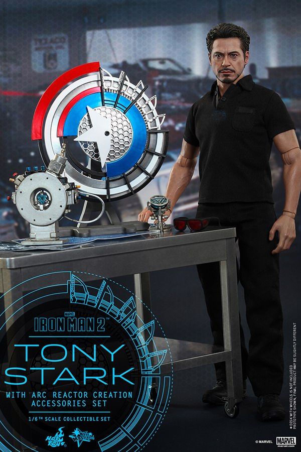 Hot Toys - Iron Man 2 - Tony Stark with Arc Reactor Creation Accessories_PR01.jpg