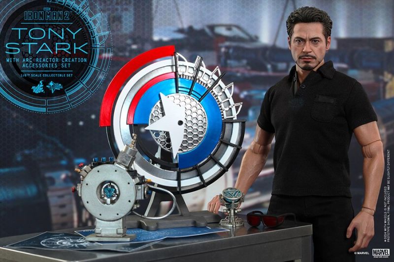 Hot Toys - Iron Man 2 - Tony Stark with Arc Reactor Creation Accessories_PR02.jpg
