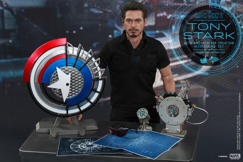 Hot Toys - Iron Man 2 - Tony Stark with Arc Reactor Creation Accessories_PR03.jpg