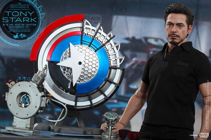 Hot Toys - Iron Man 2 - Tony Stark with Arc Reactor Creation Accessories_PR05.jpg