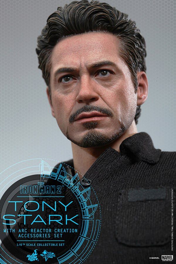 Hot Toys - Iron Man 2 - Tony Stark with Arc Reactor Creation Accessories_PR12.jpg