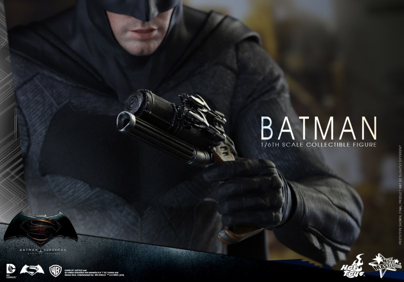Hot-Toys---Batman-v-Superman---Batman-Collectible-Figure_PR15.jpg