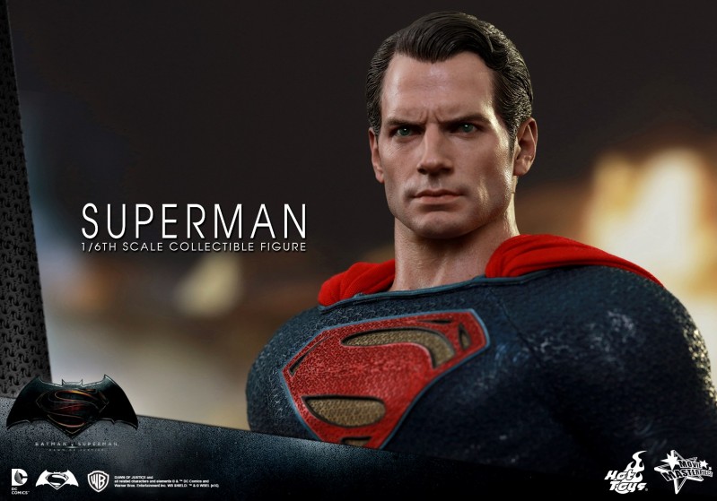 Hot Toys - Batman v Superman - Superman Collectible Figure_PR12.jpg