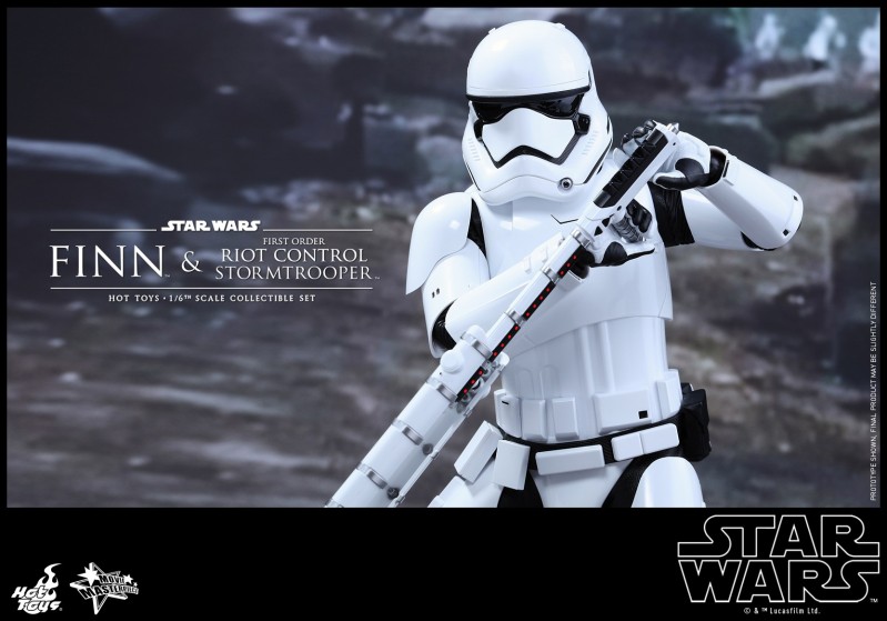 Hot Toys - SWTFA - Finn &amp; First Order Riot Control Stormtrooper Collectible Se.jpg