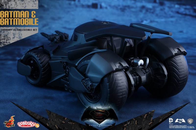 Hot Toys - BvS - Batman &amp; Batmobile Cosbaby (S) Collectible Set_PR4.jpg
