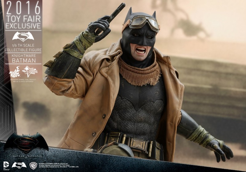 Hot Toys - BvS - Knightmare Batman Collectible Figure_PR10.jpg