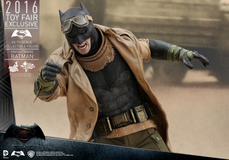 Hot Toys - BvS - Knightmare Batman Collectible Figure_PR11.jpg