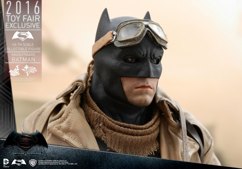 Hot Toys - BvS - Knightmare Batman Collectible Figure_PR14.jpg