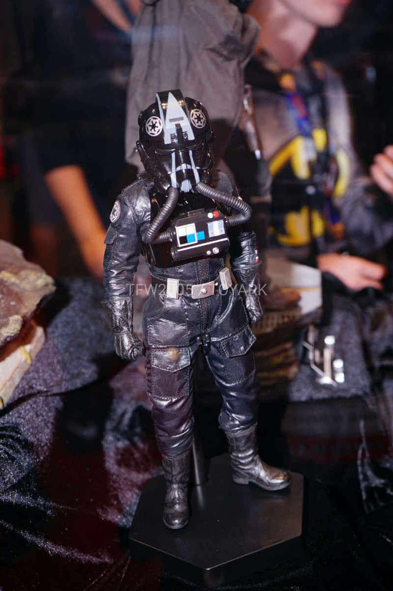 NYCC2016-Sideshow-Star-Wars-024.jpg