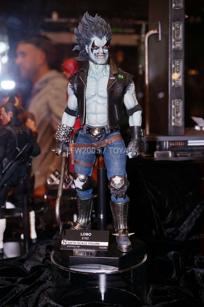 NYCC2016-Sideshow-DC-Comics-001.jpg
