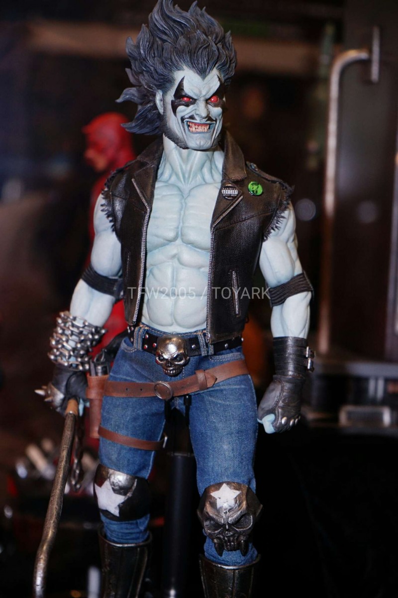 NYCC2016-Sideshow-DC-Comics-002.jpg