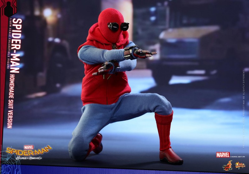 Hot-Toys---Spider-Man-Homecoming---Spider-Man-(Homemade-Suit)-collectible-figure_PR15.jpg