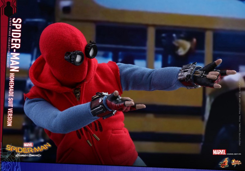 Hot-Toys---Spider-Man-Homecoming---Spider-Man-(Homemade-Suit)-collectible-figure_PR17.jpg