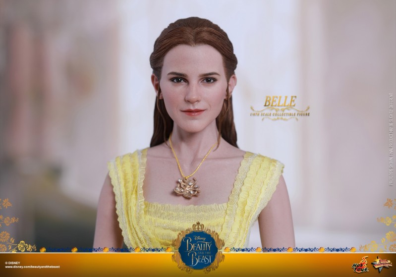 Hot-Toys---Beauty-&amp;-the-Beast---Belle-collectible-figure_PR11.jpg
