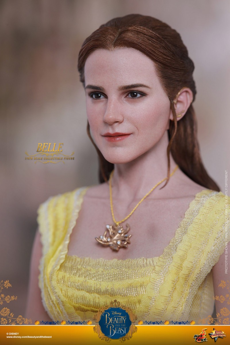 Hot-Toys---Beauty-&amp;-the-Beast---Belle-collectible-figure_PR15.jpg