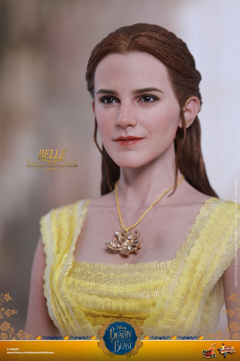 Hot-Toys---Beauty-&amp;-the-Beast---Belle-collectible-figure_PR14.jpg
