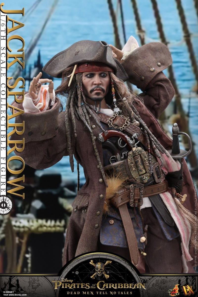 Hot-Toys---POTC5---Jack-Sparrow-collectible-figure_PR12.jpg