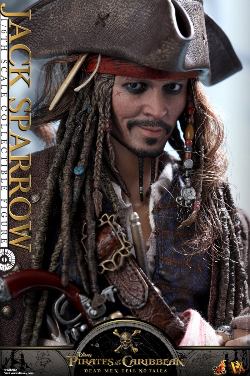 Hot-Toys---POTC5---Jack-Sparrow-collectible-figure_PR14.jpg