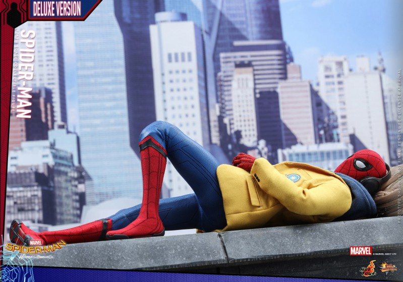 Hot-Toys---SMHC---Spider-Man-Collectible-Figure-(Deluxe-Version)_PR01.jpg
