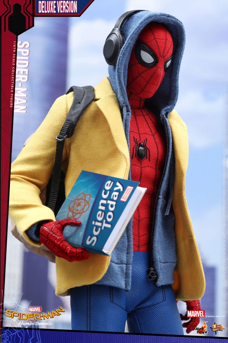 Hot-Toys---SMHC---Spider-Man-Collectible-Figure-(Deluxe-Version)_PR04.jpg