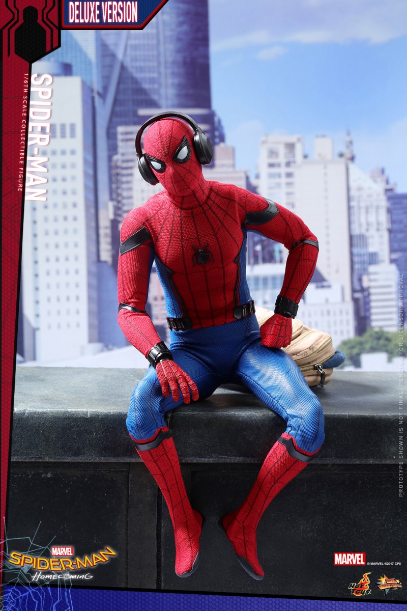 Hot-Toys---SMHC---Spider-Man-Collectible-Figure-(Deluxe-Version)_PR10.jpg