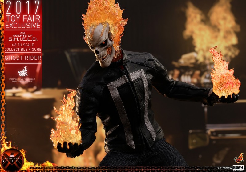 Hot Toys - AOS - Ghost Rider collectible figure_PR12.jpg