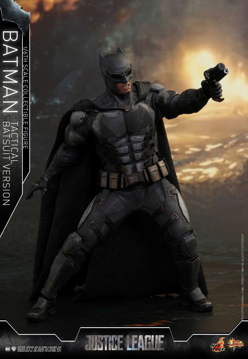 Hot-Toys---Justice-League---Batman-(Tactical-Batsuit-Version)-Collectible-Figure_PR3.jpg