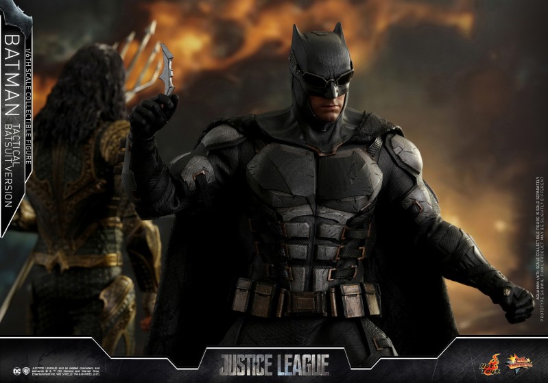 Hot-Toys---Justice-League---Batman-(Tactical-Batsuit-Version)-Collectible-Figure_PR8.jpg