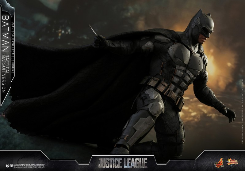 Hot-Toys---Justice-League---Batman-(Tactical-Batsuit-Version)-Collectible-Figure_PR11.jpg