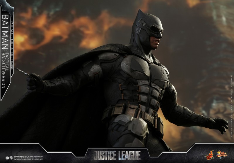 Hot-Toys---Justice-League---Batman-(Tactical-Batsuit-Version)-Collectible-Figure_PR13.jpg