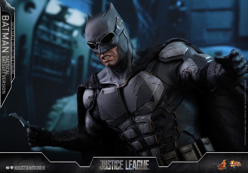 Hot-Toys---Justice-League---Batman-(Tactical-Batsuit-Version)-Collectible-Figure_PR20.jpg