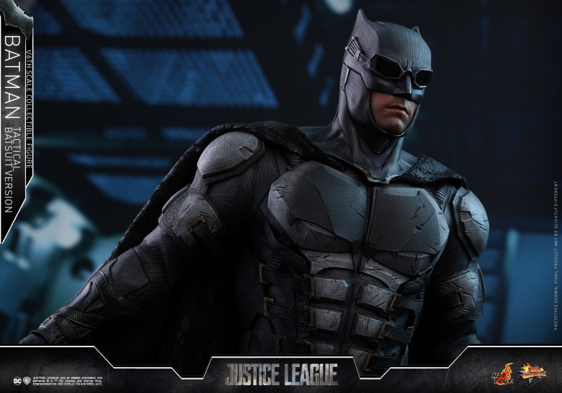 Hot-Toys---Justice-League---Batman-(Tactical-Batsuit-Version)-Collectible-Figure_PR21.jpg
