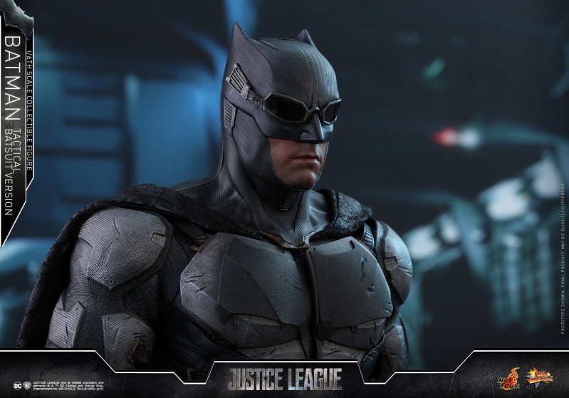 Hot-Toys---Justice-League---Batman-(Tactical-Batsuit-Version)-Collectible-Figure_PR22.jpg