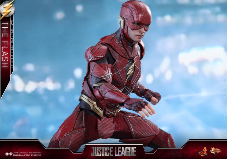 Hot Toys - Justice League - The Flash Collectible Figure_PR15.jpg