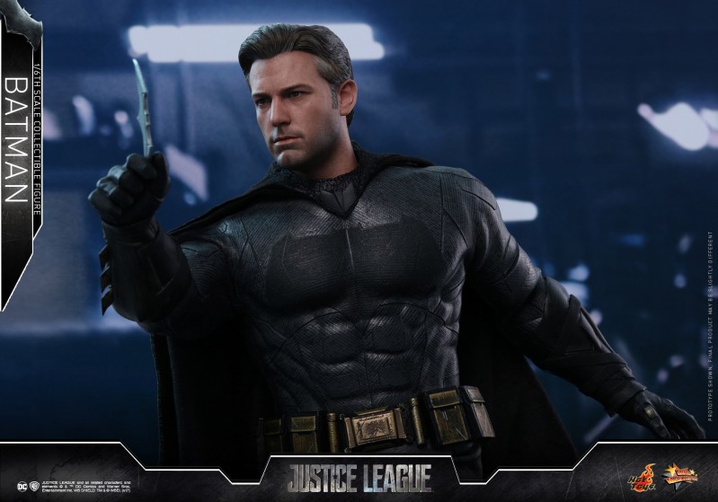 Hot Toys - Justice League - Batman Collectible Figure_PR5.jpg