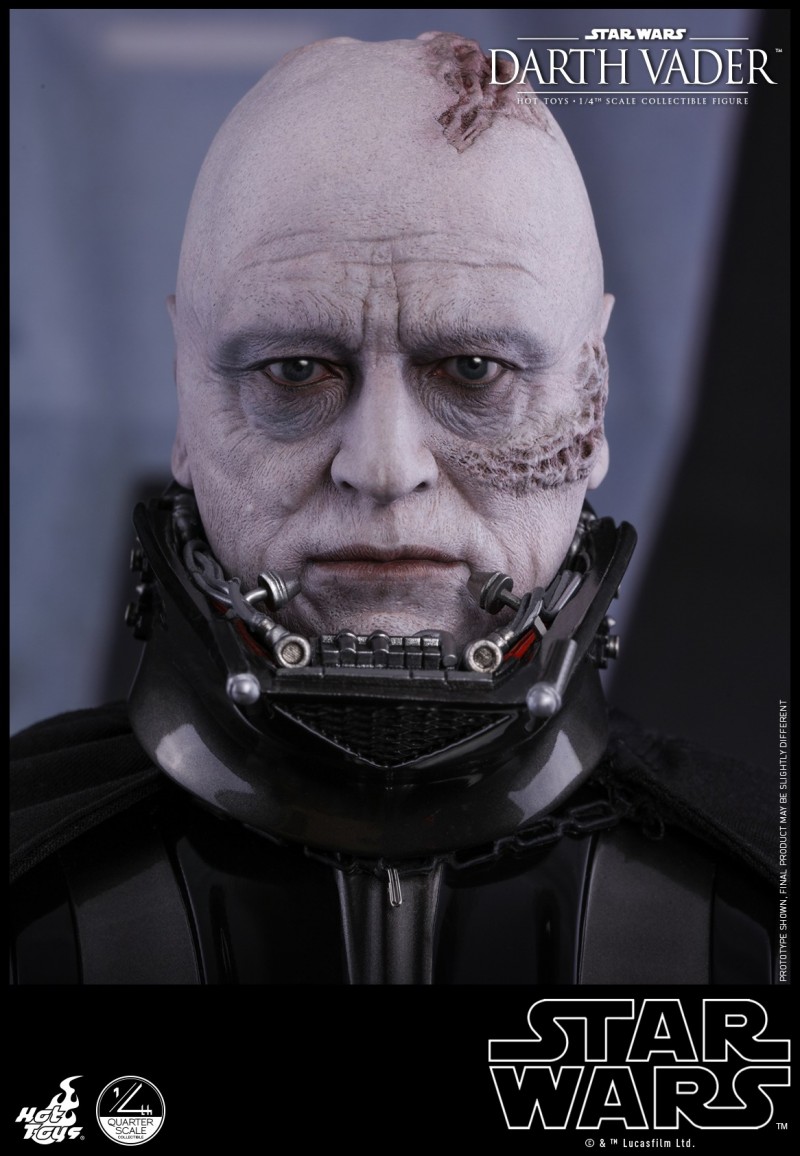 Hot Toys - Star Wars - 1-4 Darth Vader collectible figure_PR10.jpg