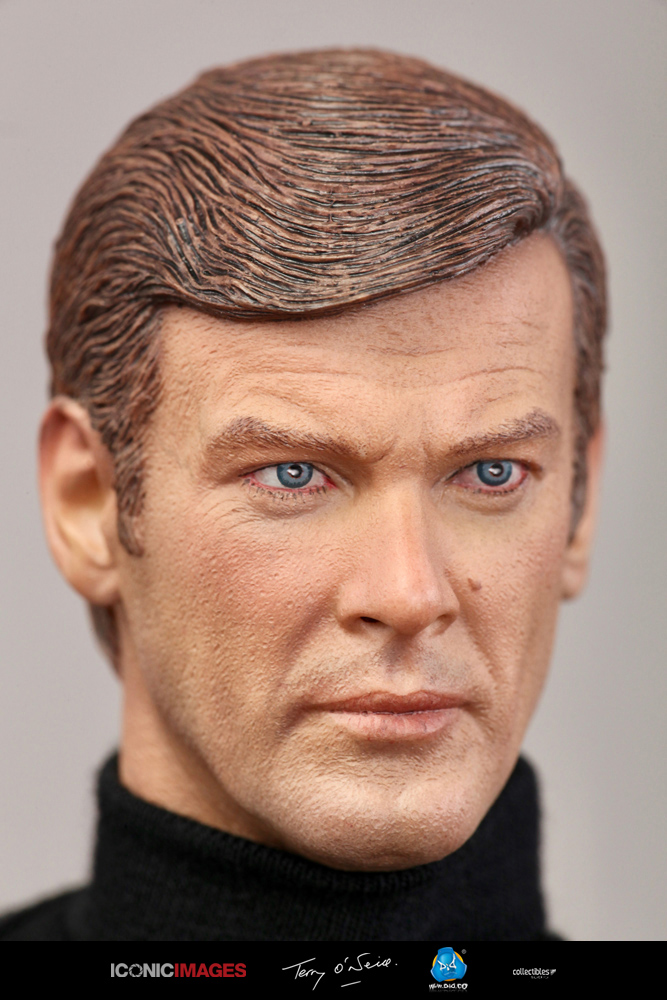 DID Roger Moore Officially Licensed Action Figure 13.jpg