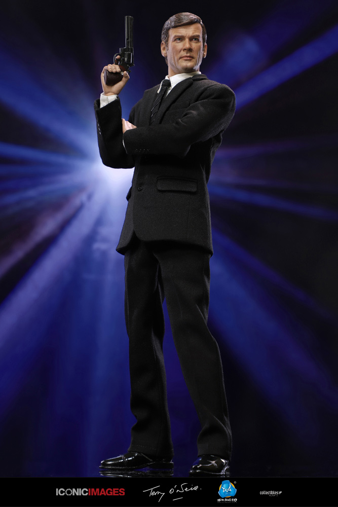 DID Roger Moore Officially Licensed Action Figure 20.jpg