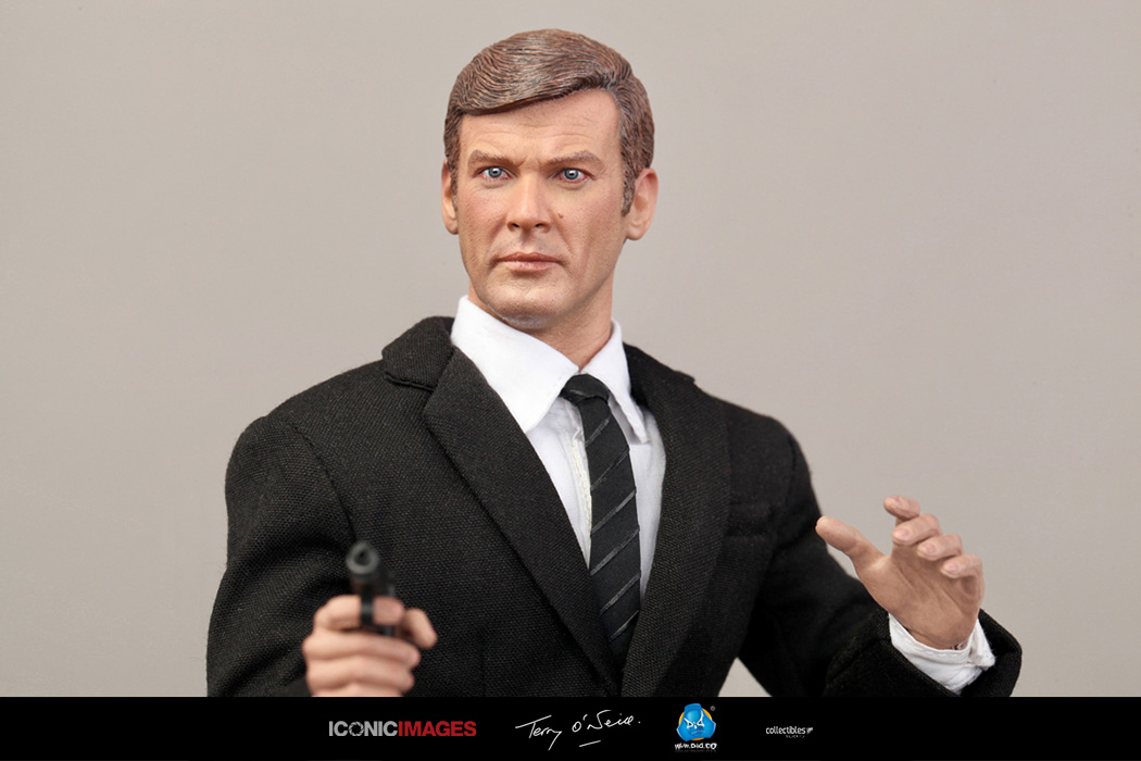 DID Roger Moore Officially Licensed Action Figure 24.jpg