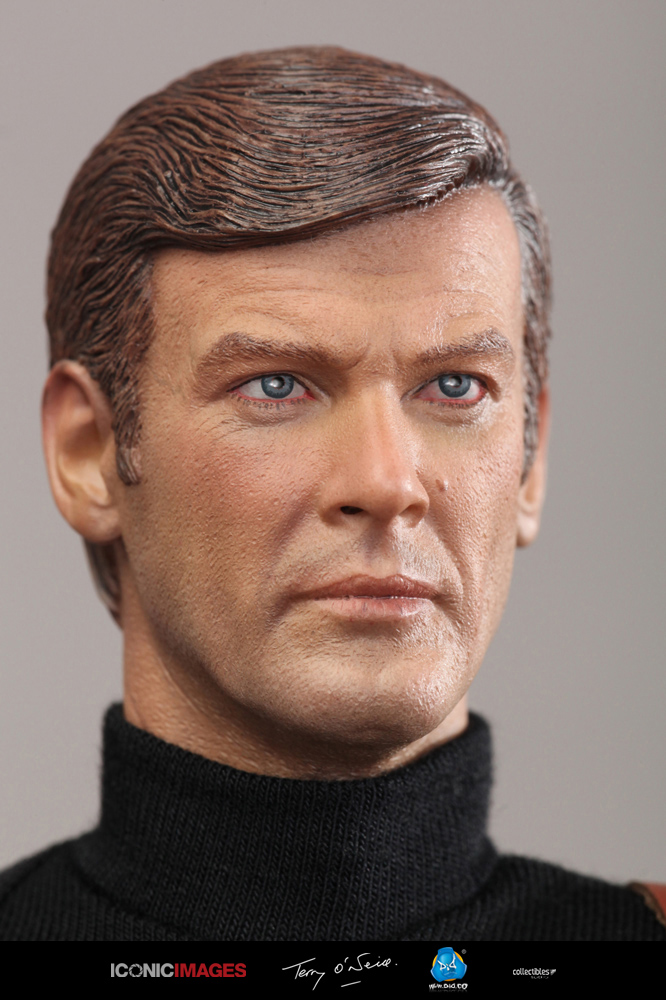 DID Roger Moore Officially Licensed Action Figure 26.jpg