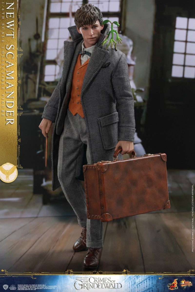Hot Toys - Fantastic Beasts 2 - Newt Scamander Collectible Figure_PR7.jpg