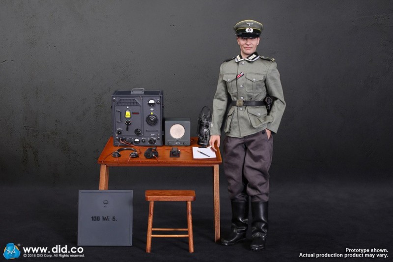 D80133 WWII German Communication 3 WH Radio Operator Gerd 2.jpg
