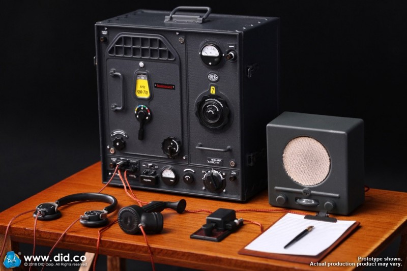 D80133 WWII German Communication 3 WH Radio Operator Gerd 17.jpg