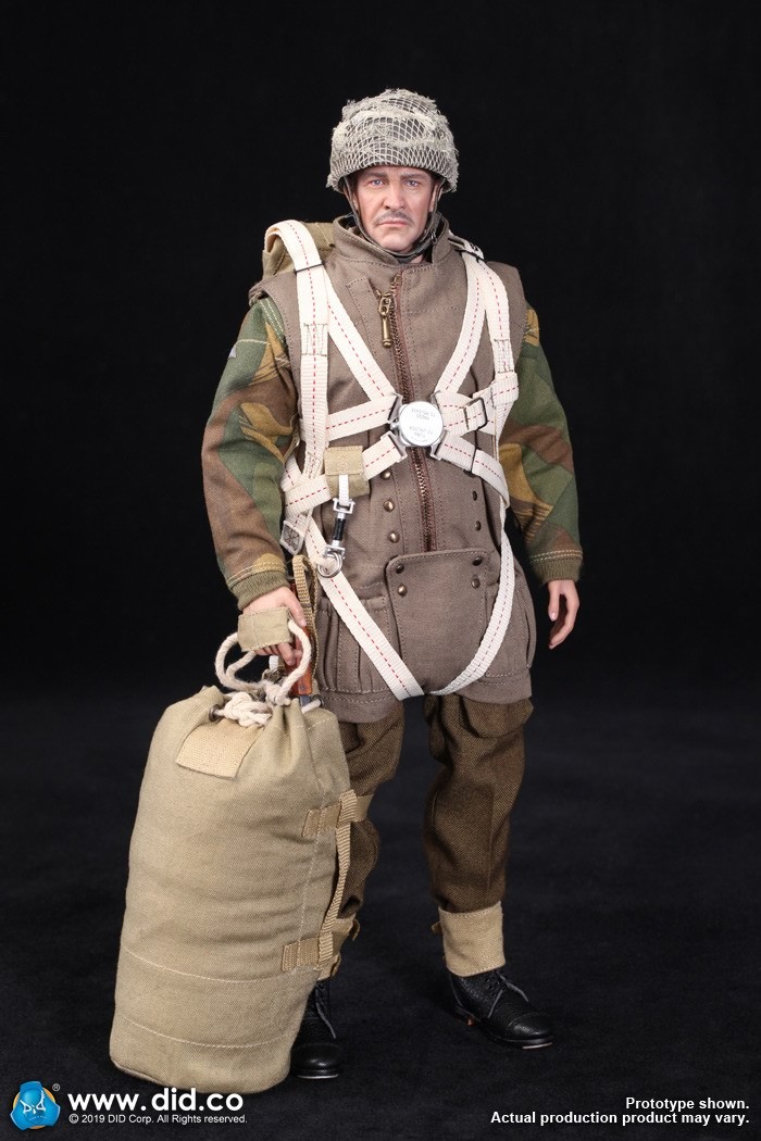 DID K80135 WWII British Airborne Red Devil Commander Roy 4.jpg
