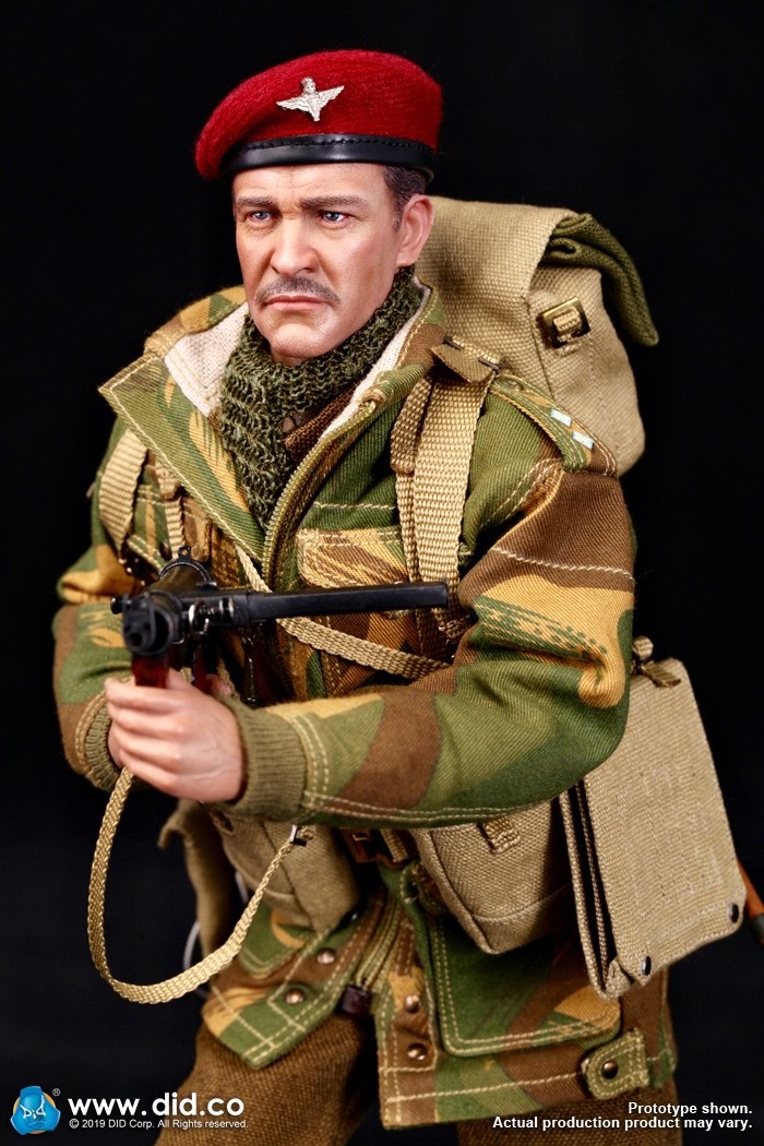 DID K80135 WWII British Airborne Red Devil Commander Roy 15.jpg