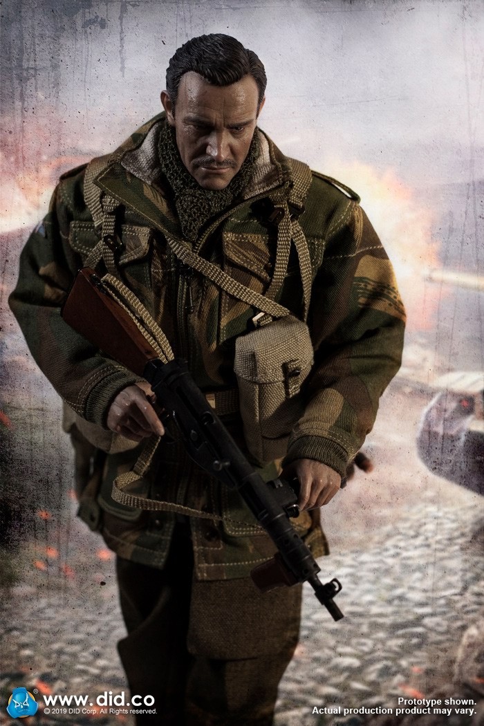 DID K80135 WWII British Airborne Red Devil Commander Roy 20.jpg