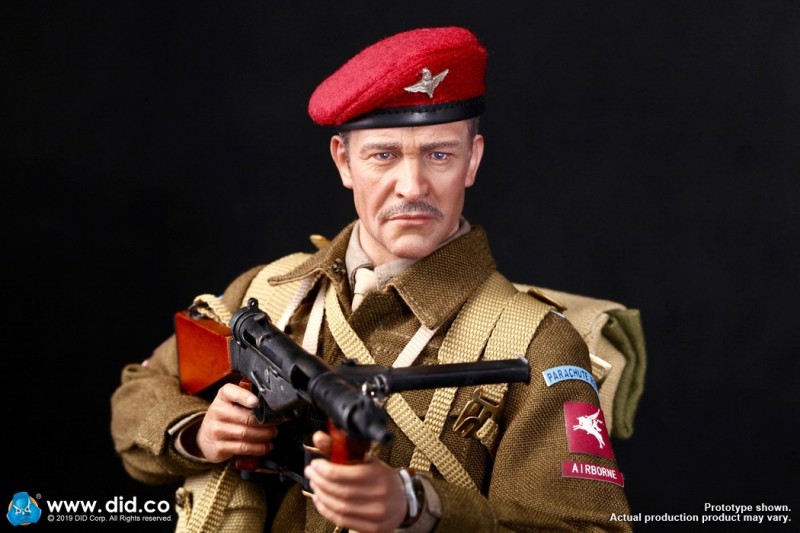 DID K80135 WWII British Airborne Red Devil Commander Roy 28.jpg