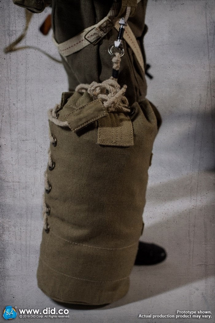 DID K80135 WWII British Airborne Red Devil Commander Roy 31.jpg