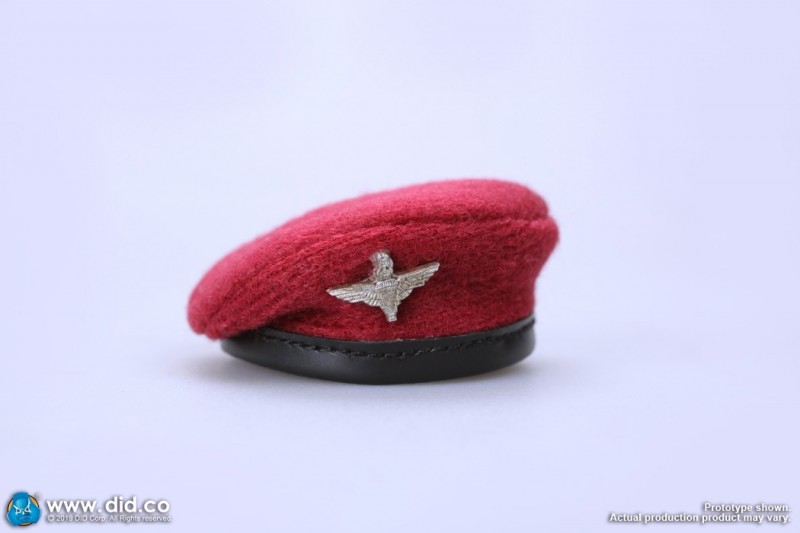 DID K80135 WWII British Airborne Red Devil Commander Roy 56.jpg