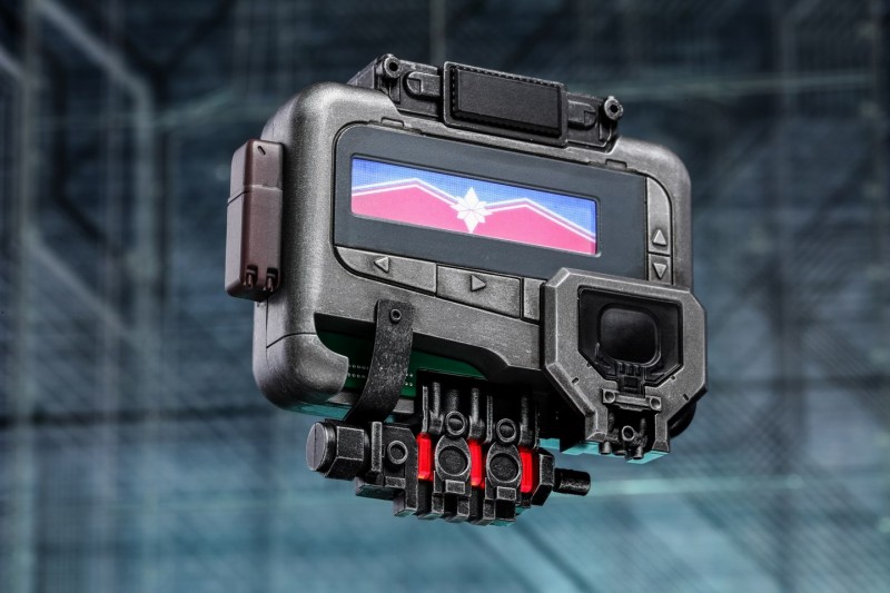 Hot Toys - Avengers Endgame - Captain Marvel Pager Life-Size Collectible_HR1.jpg
